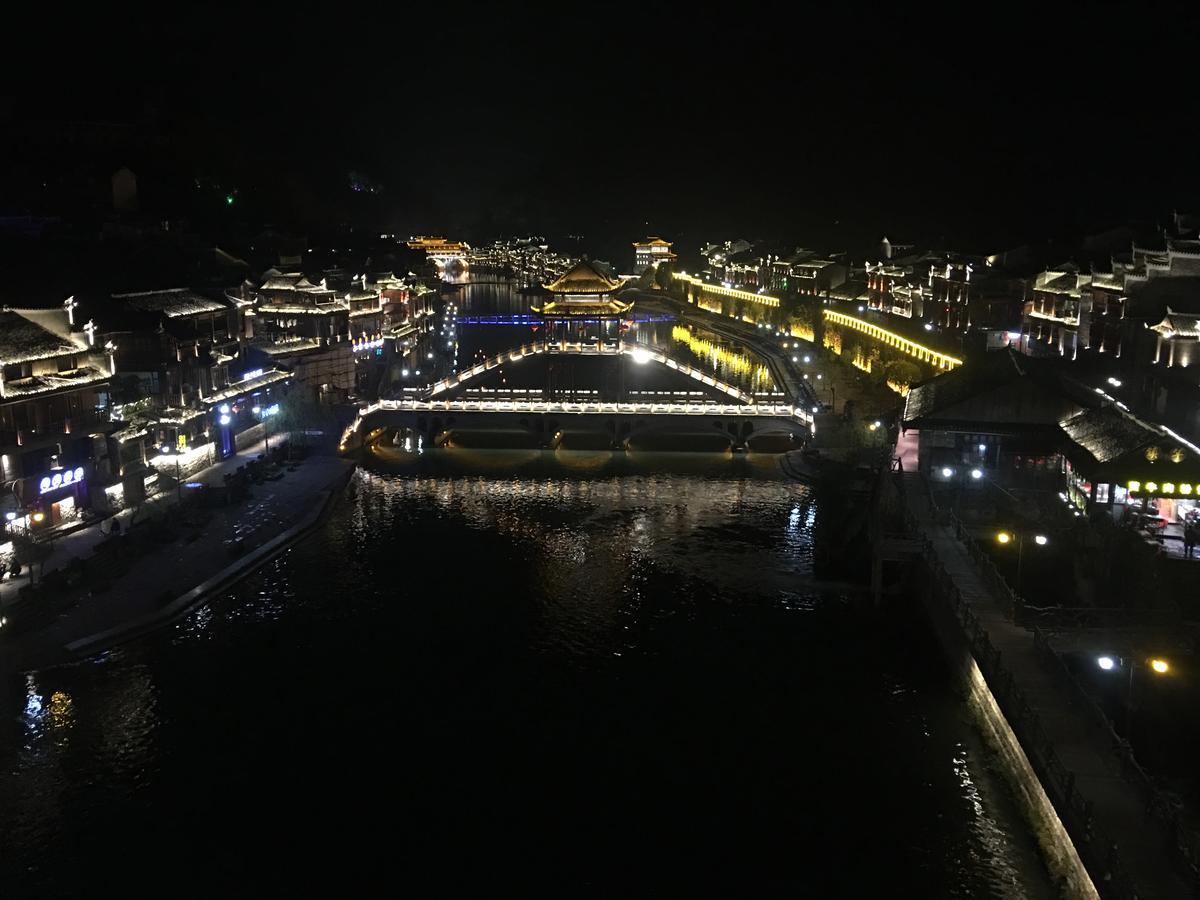 Fenghuang Little Bear Family Guest House Eksteriør bilde